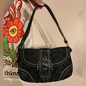 Small vintage Coach shoulder purse